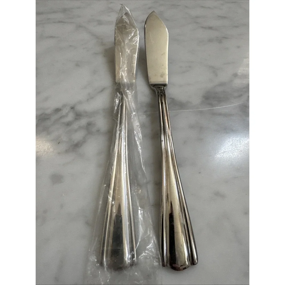 Elana by Hampton Silversmiths 18/10 Stainless Butter Knives Knife Lot Of 2